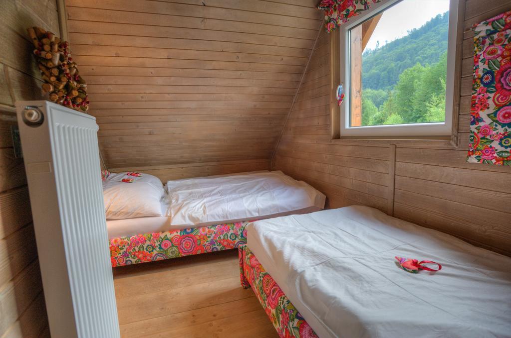 Mala Osada Domki Z Jacuzzi Przy Gondoli Szczyrk Habitación foto